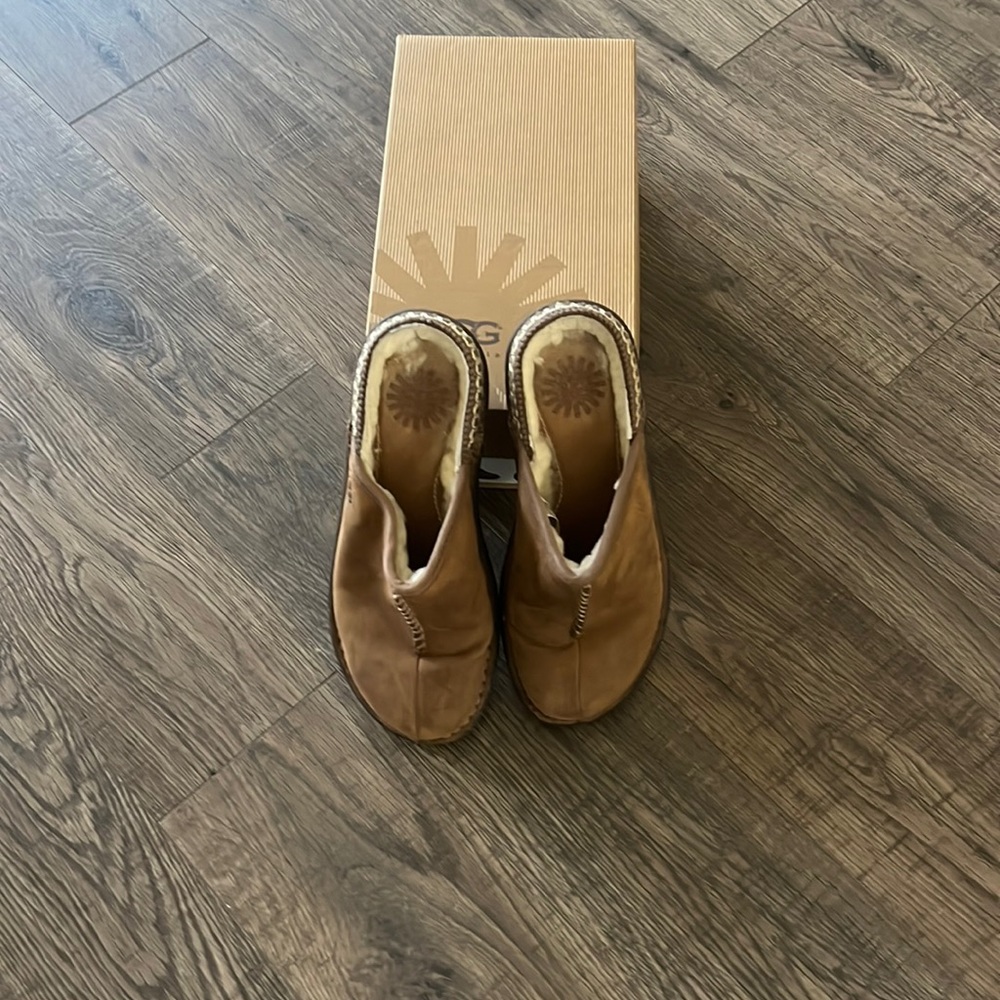 Ugg! Brown leather mules with shearling lining. Size 6
